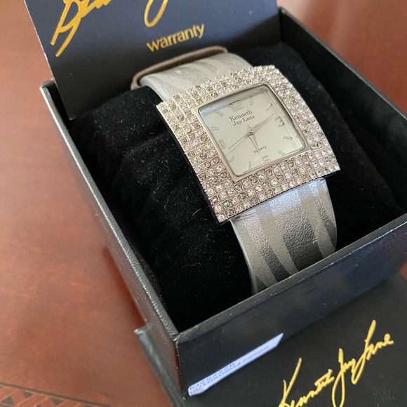 Watch - Picture 4 of 5